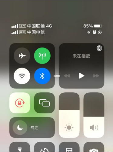 龙里苹果手机维修分享iPhone双卡信号解决办法 