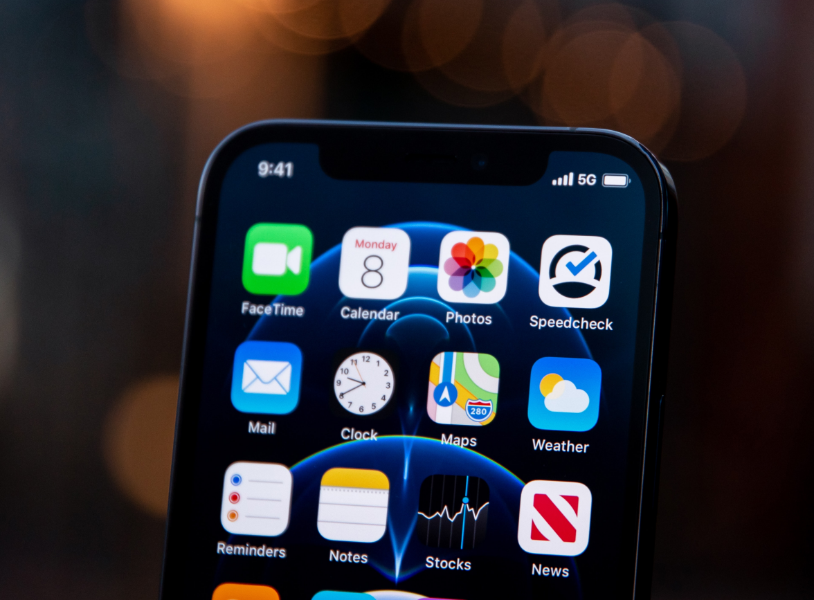 龙里苹果手机维修分享为什么 iPhone 12 在冬季会自动关机 