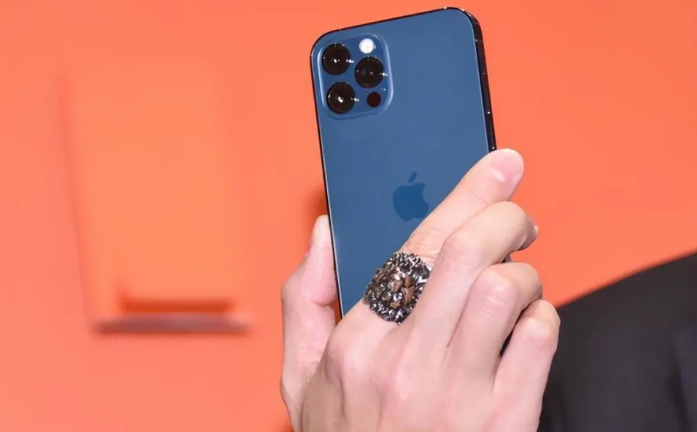 龙里苹果手机维修分享iPhone12系列重启方法教程 
